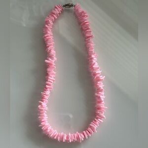 Vintage Pink White Puka Shell Chips Hawaiian Necklace Barrel Clasp 16 inches EUC